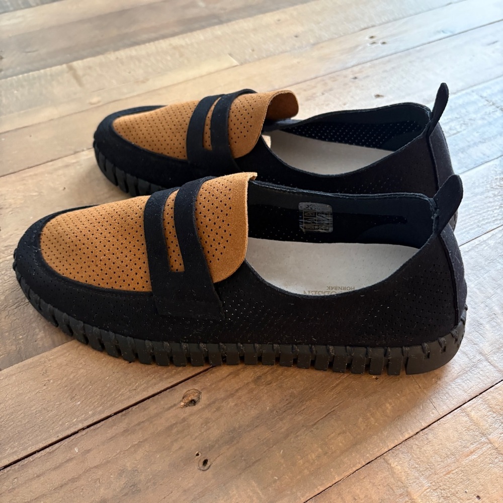 ILSE JACOBSEN Perforated Suede Tulip Penny Loafers Womens Black Brown EUC 40 9